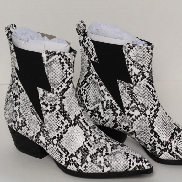 Size 6 Pointed Toe Faux Snakeskin Ankle Boots NIB - Picture 6 of 16